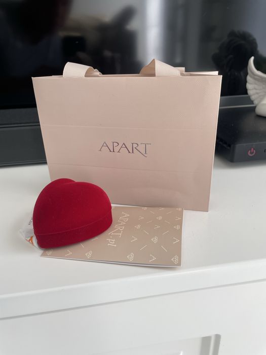 Złoty pierścionek Apart zaręczynowy z cyrkonią