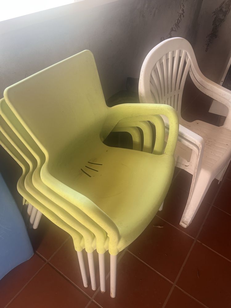 Cadeiras variadas
