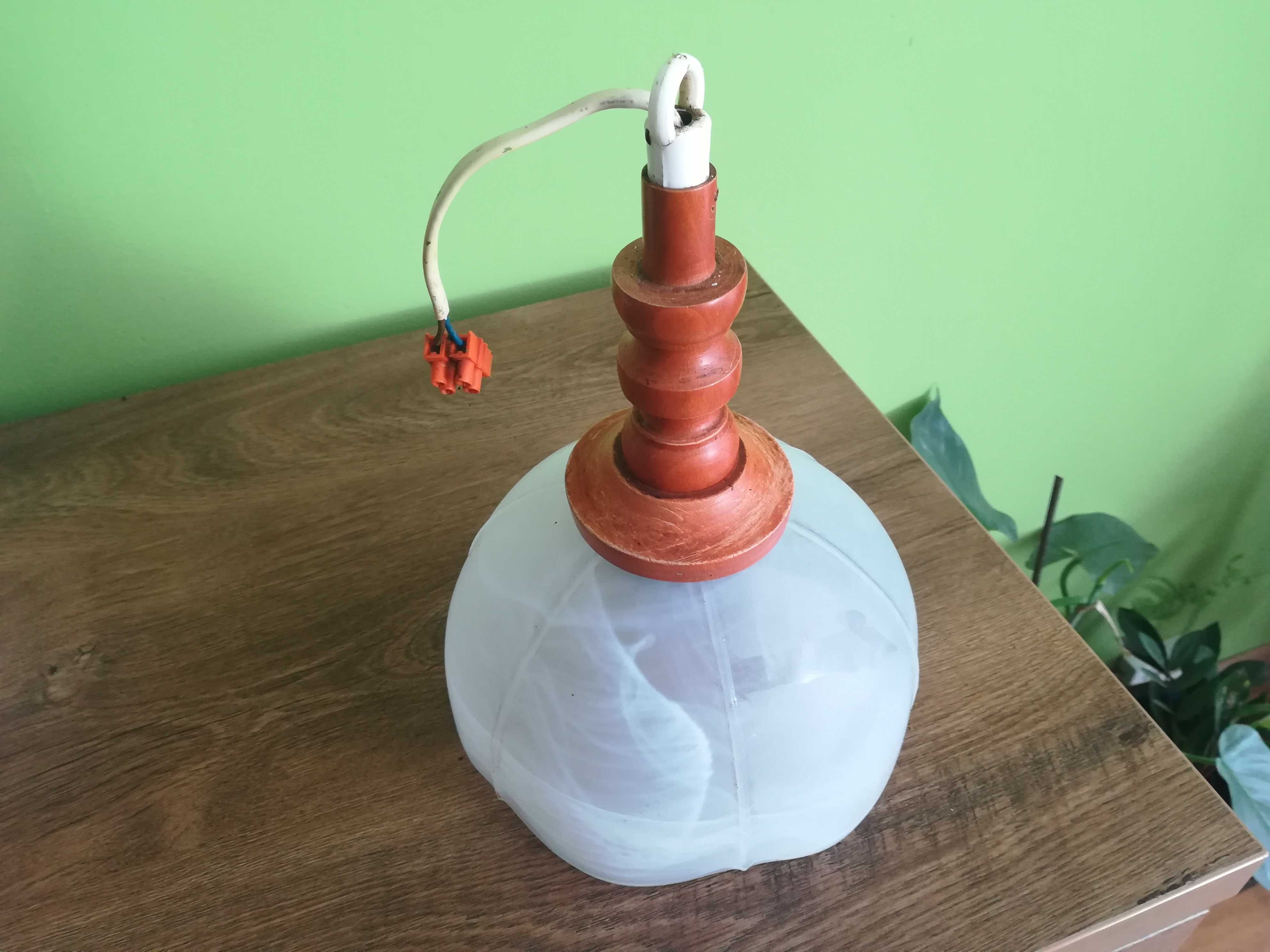 Lampa wisząca ze szklanym kloszem - gotowa do podłączenia!