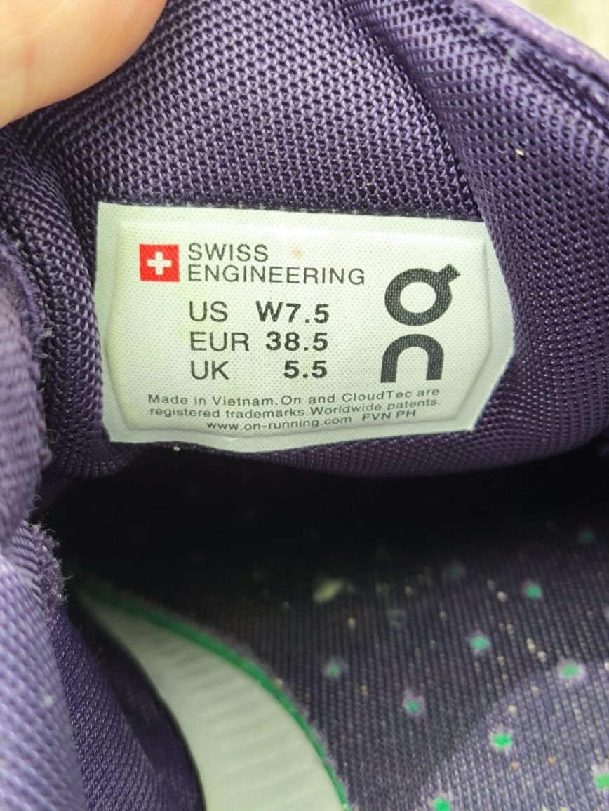 On Running Cloudflow Damskie Buty do biegania rozmiar 38.5 cm