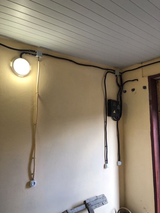 Продам гараж в районі 5 школи.