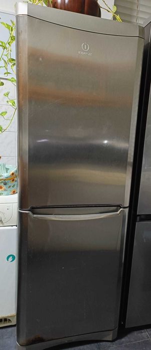 Vendo frigorífico combinado da marca Indesit BAN 12