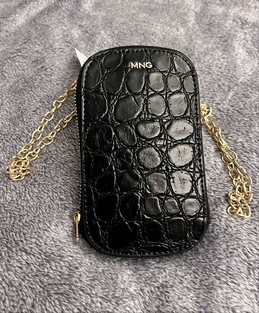 Mango etui na telefon na łańcuszku