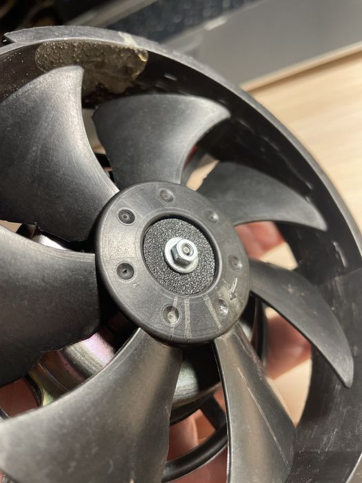 Kovi 300 втулка вентилятора охолодження