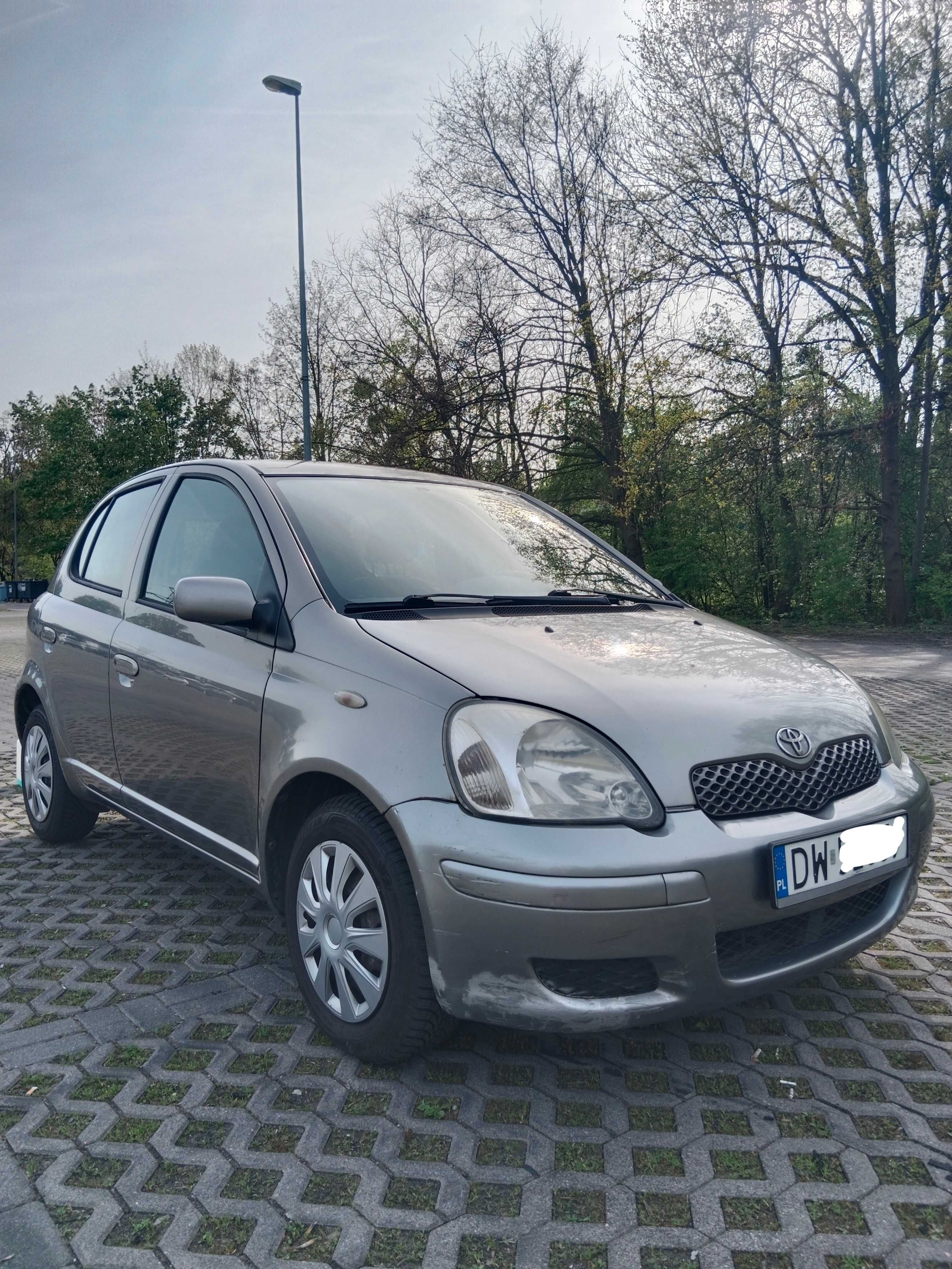 Toyota Yaris I rocznik 2003 przebieg 190,5 tys. km