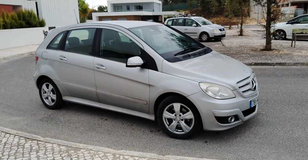 Mercedes Benz B180 CDI de 2009 Nacional com Revisão Feita.