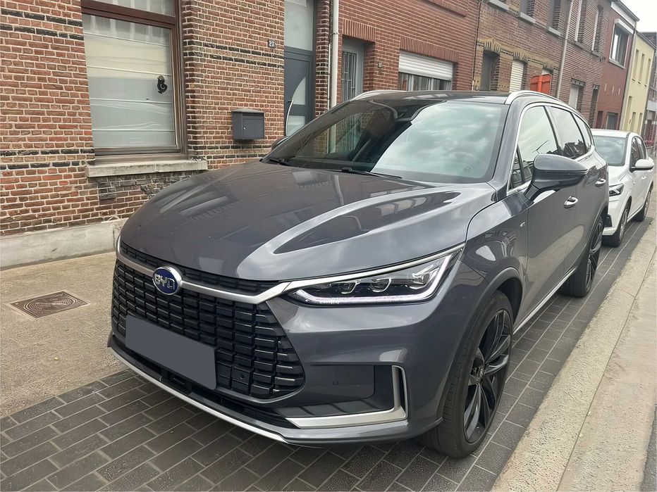 BYD Tang      2024