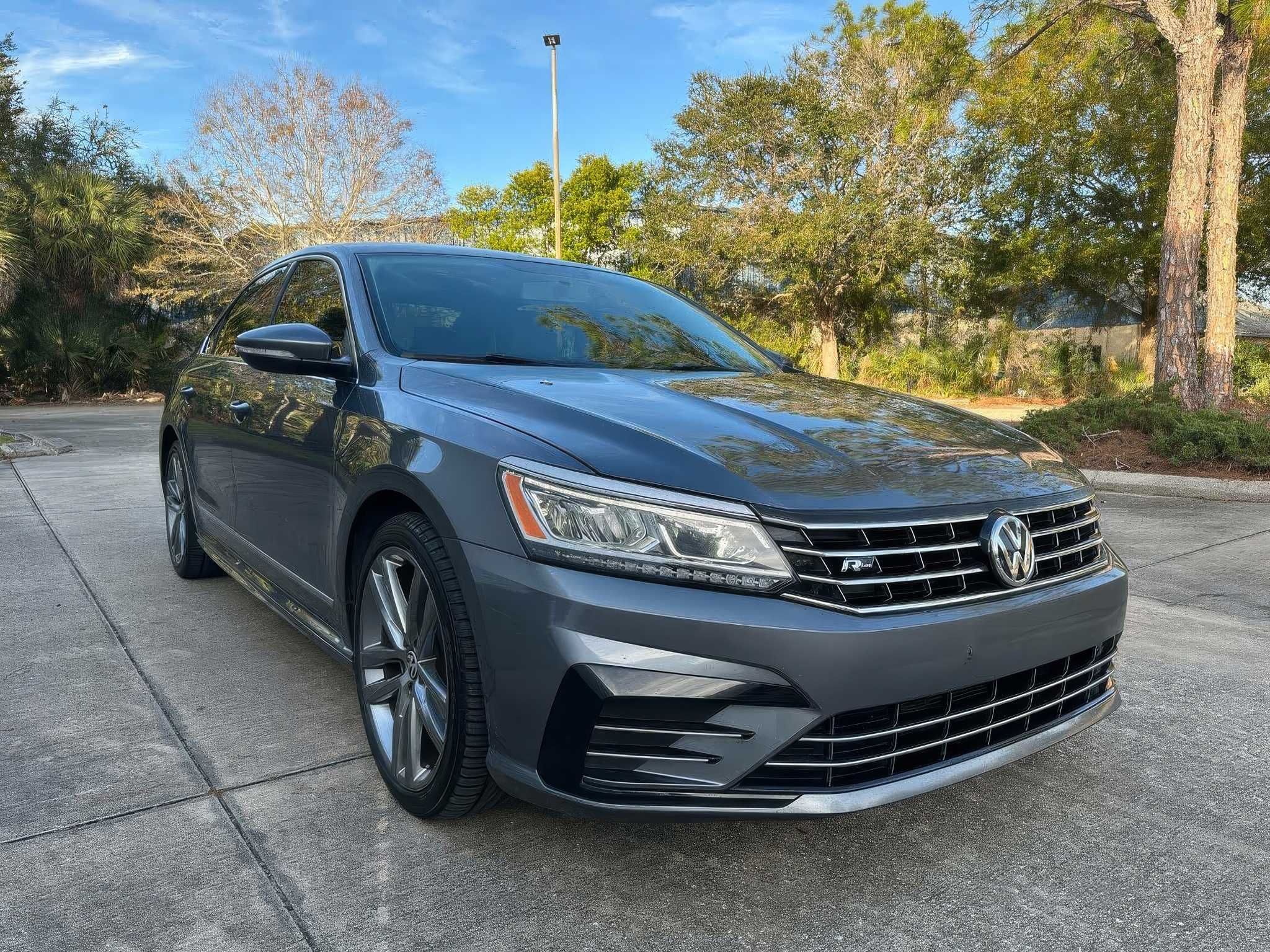 2016 Volkswagen Passat R-Line
