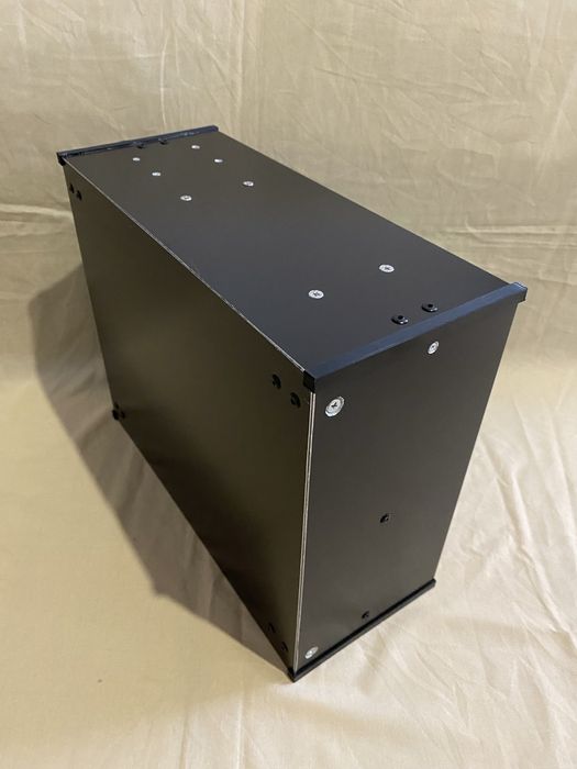 Пыле-Влагозащещенная Зарядная станция 372.000 мА*ч/ 1320 Вт*ч Джерело