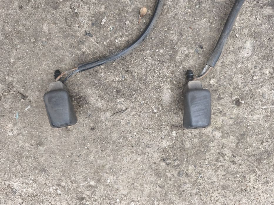 Продам форсунки омывателя на audi a4 b5