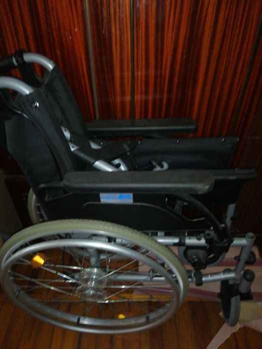 Инвалидная коляска