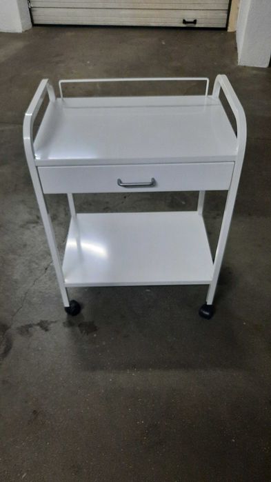 Carrinho médico com gaveta
