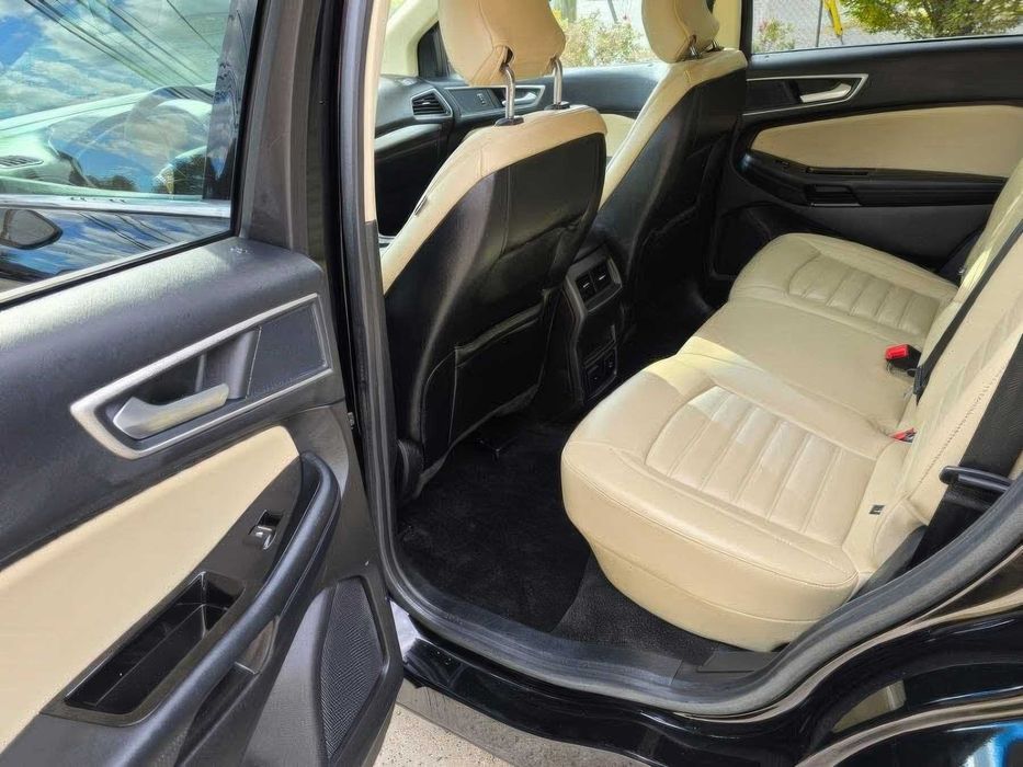 Ford Edge SEL      2017
