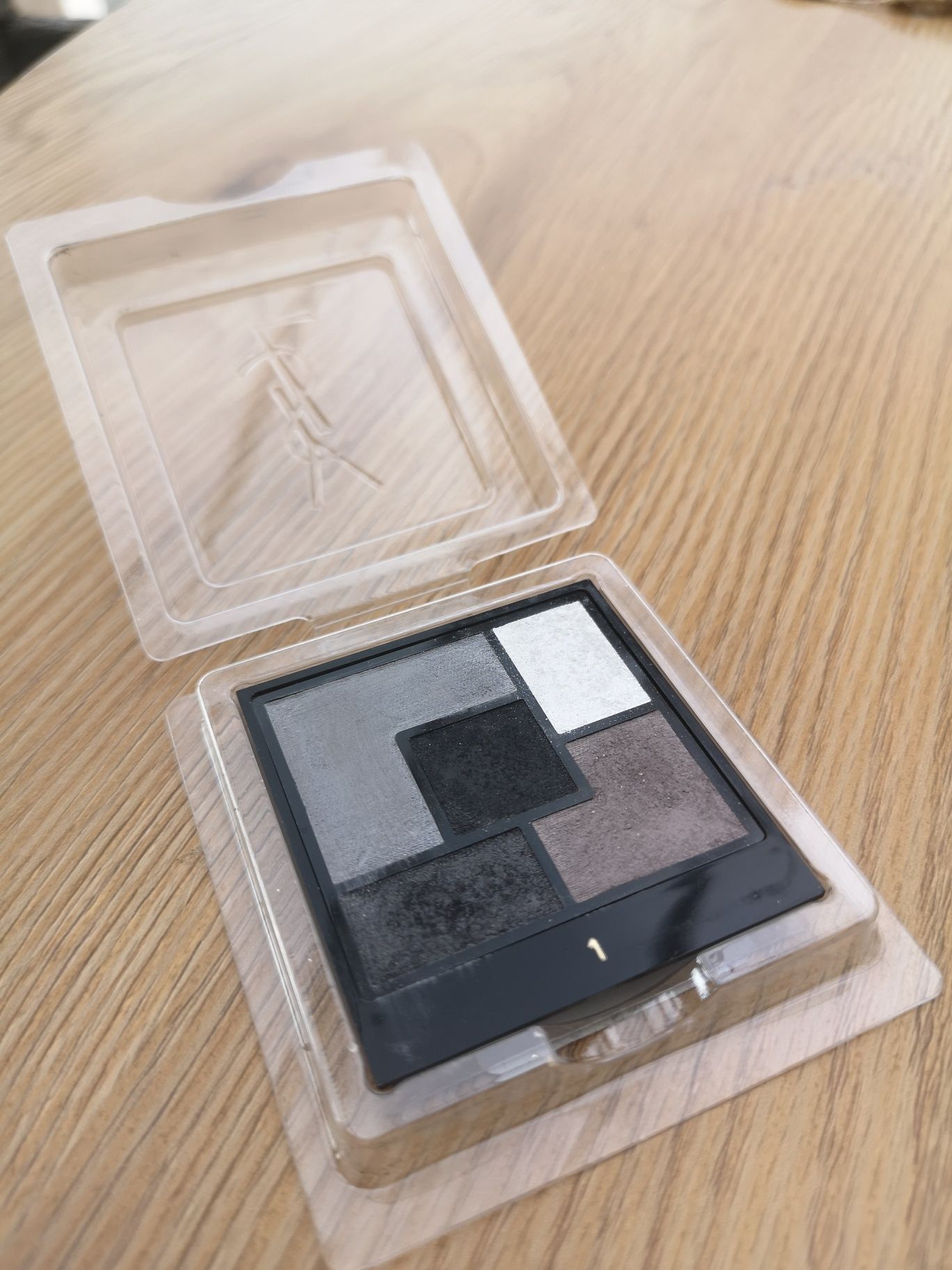 Cienie do powiek Yves Saint Laurent couture palette