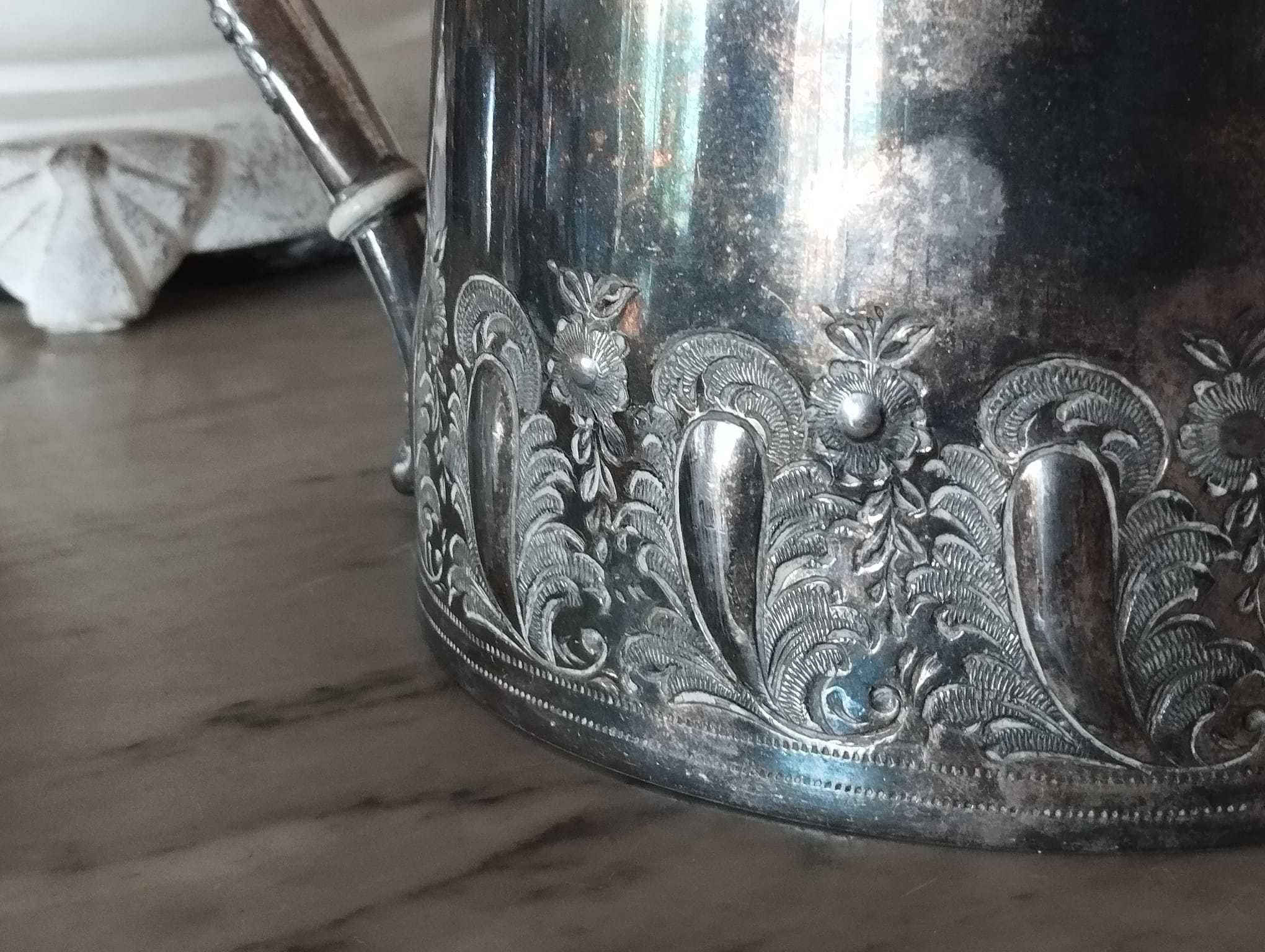 Bule Antigo com Banho de Prata