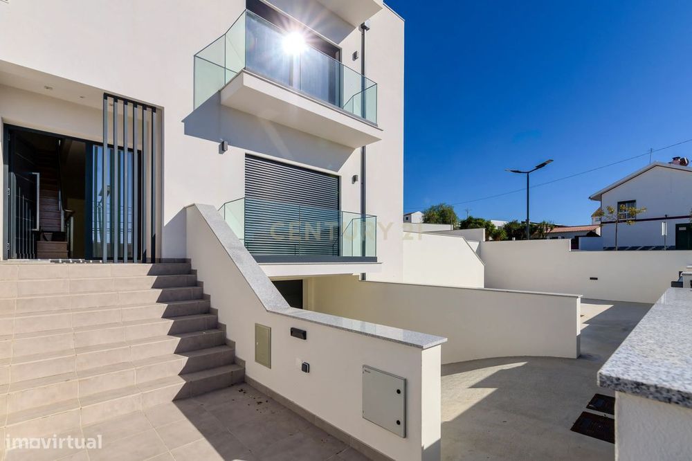 Condomínio Villas Mor || Moradia T4 - Segmento de Luxo || Aveiras de C
