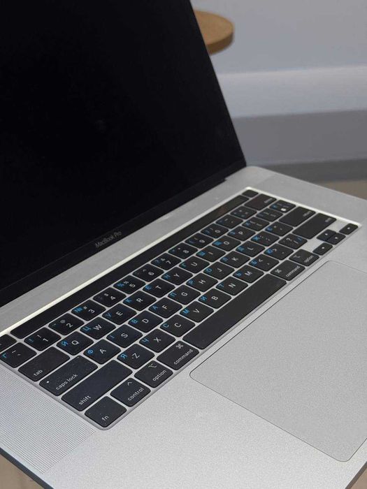 Б/У MacBook Pro 16" 512GB Silver (MVVL2) 2019 i7/16/512 (A)