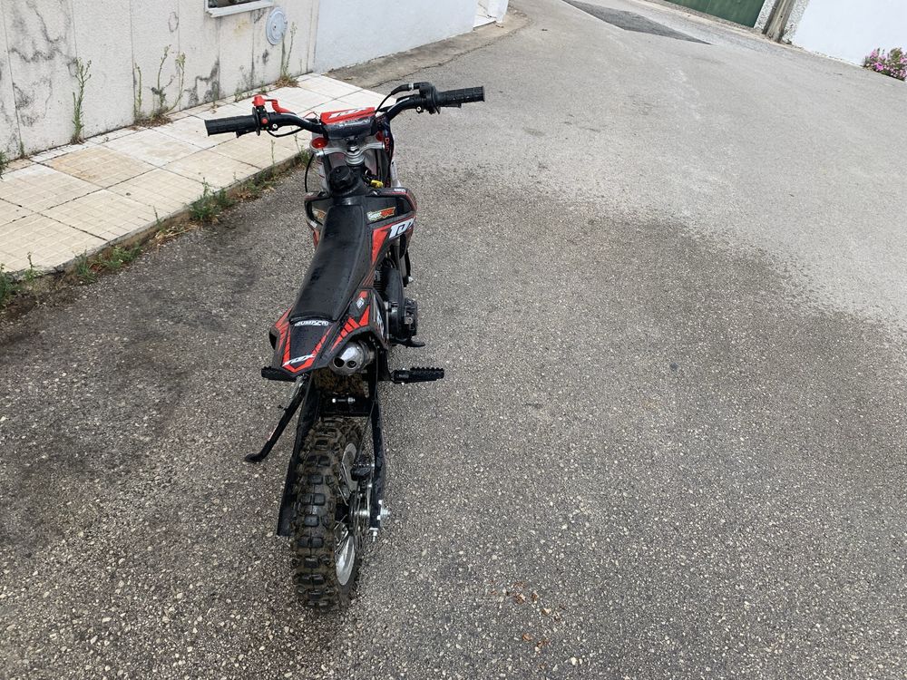 Vendo mota para criança a 2T nova