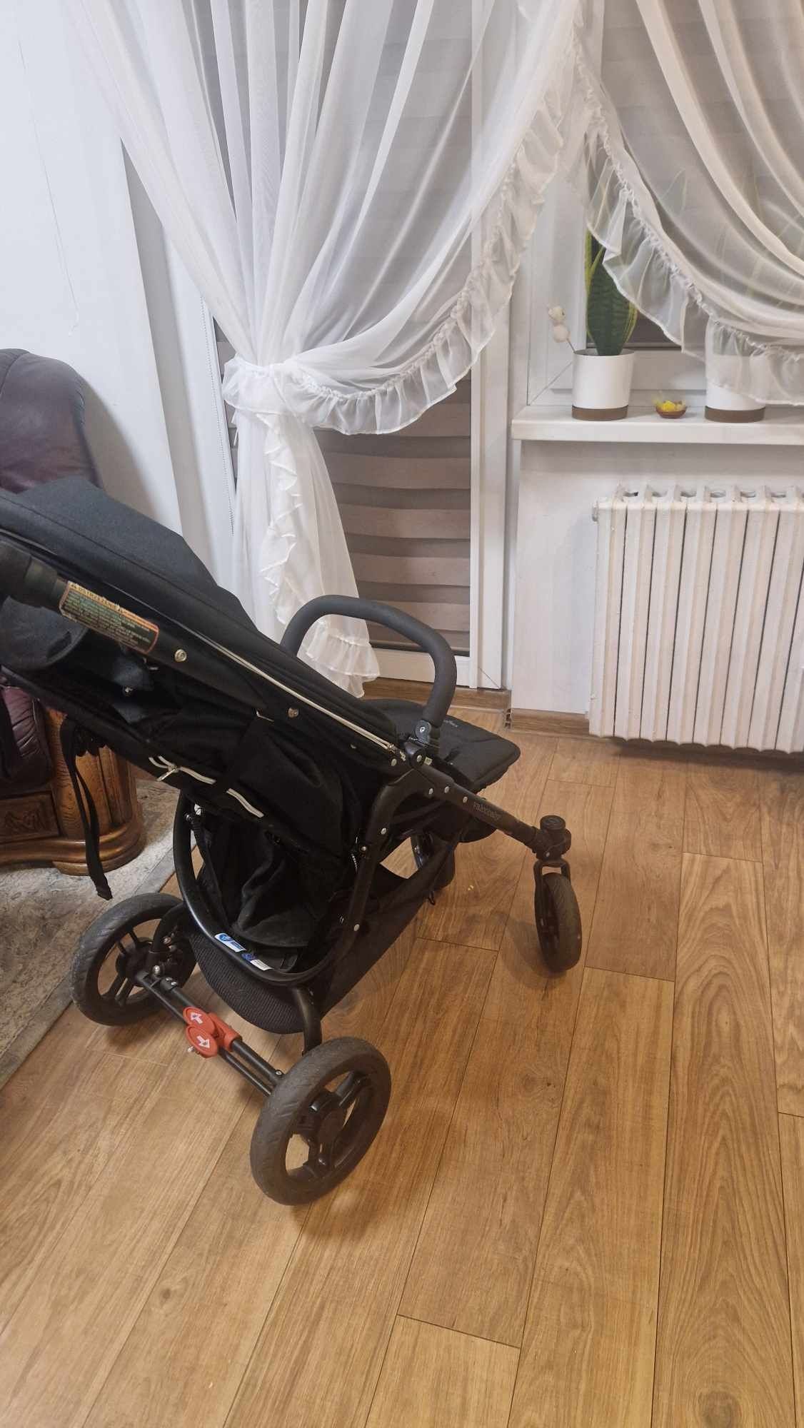 W bardzo dobrym stanie lekki wózek spacerówka valco baby snap 4