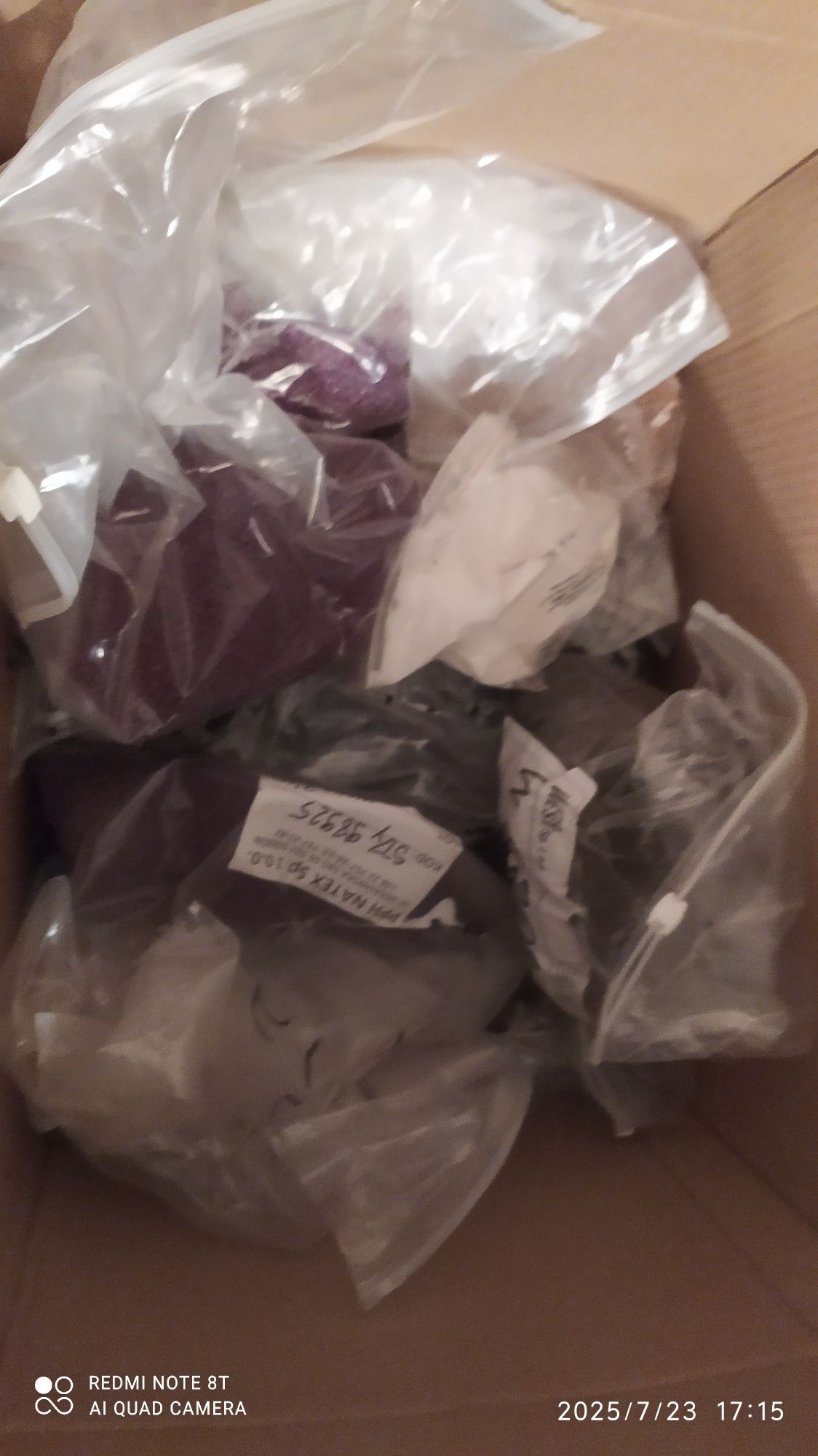 Sprzedam plastik fabryczny w granulach72, 5kg.