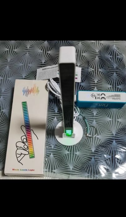 Lampka ledowa - na USB - reaguje na dzwiek