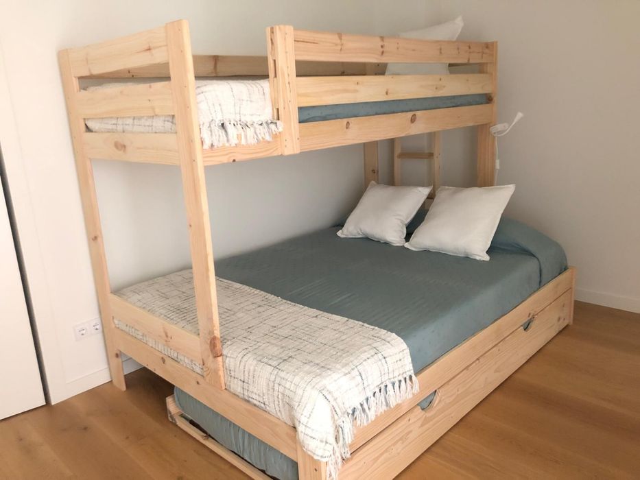 Beliche de casal com duas camas solteiro