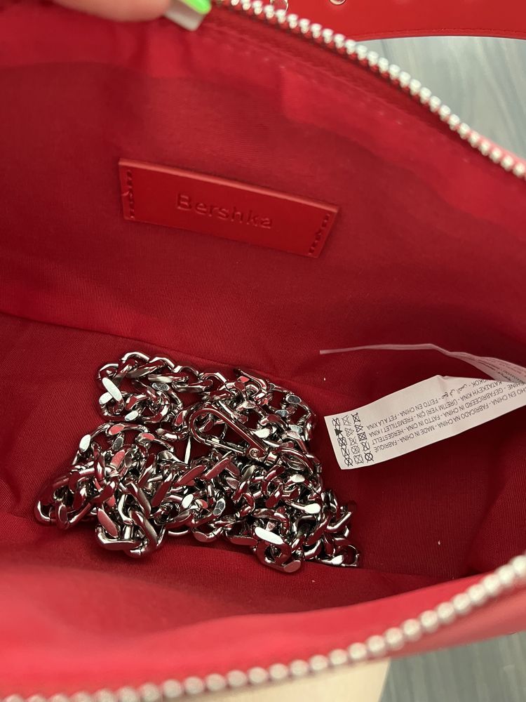 torebka bershka z lancuszkiem