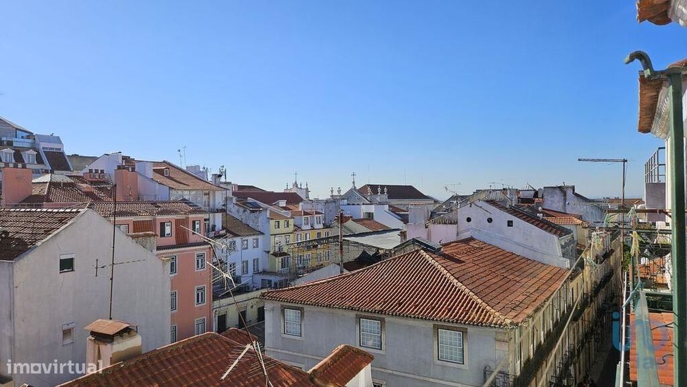 Apartamento T5 em Misericórdia de 75,00 m2