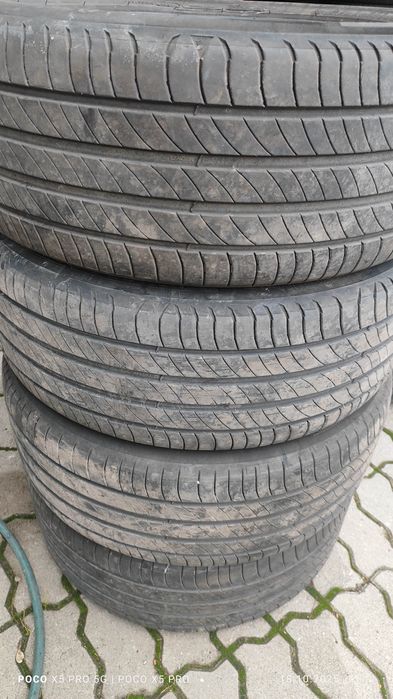 Шини літні 235 50 19