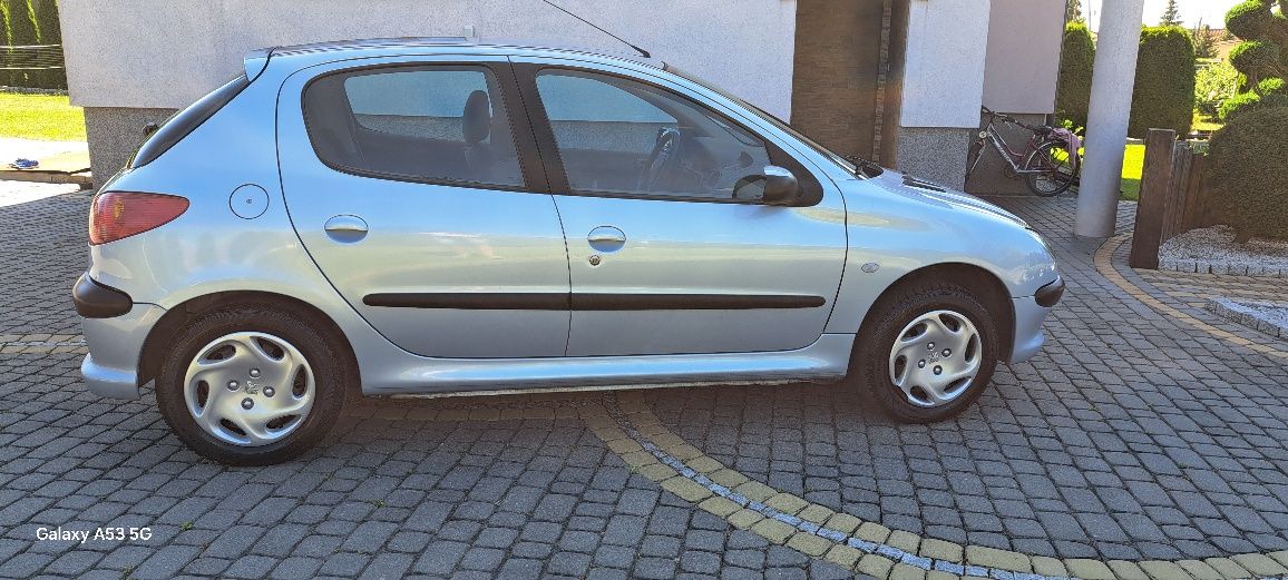 Peugeot 206 1.4 B 2004 r klima sprawna  nowe opony dwa lata w PL