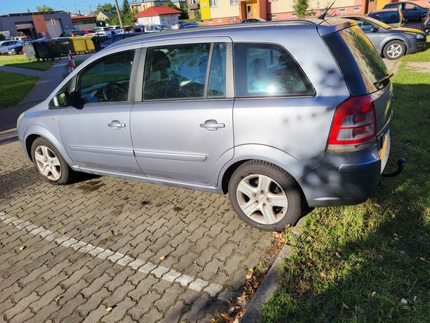 Opel Zafira Sprawny 1.9 CDTI Nowe sprzęgło rozrząd opony 7 osobowy