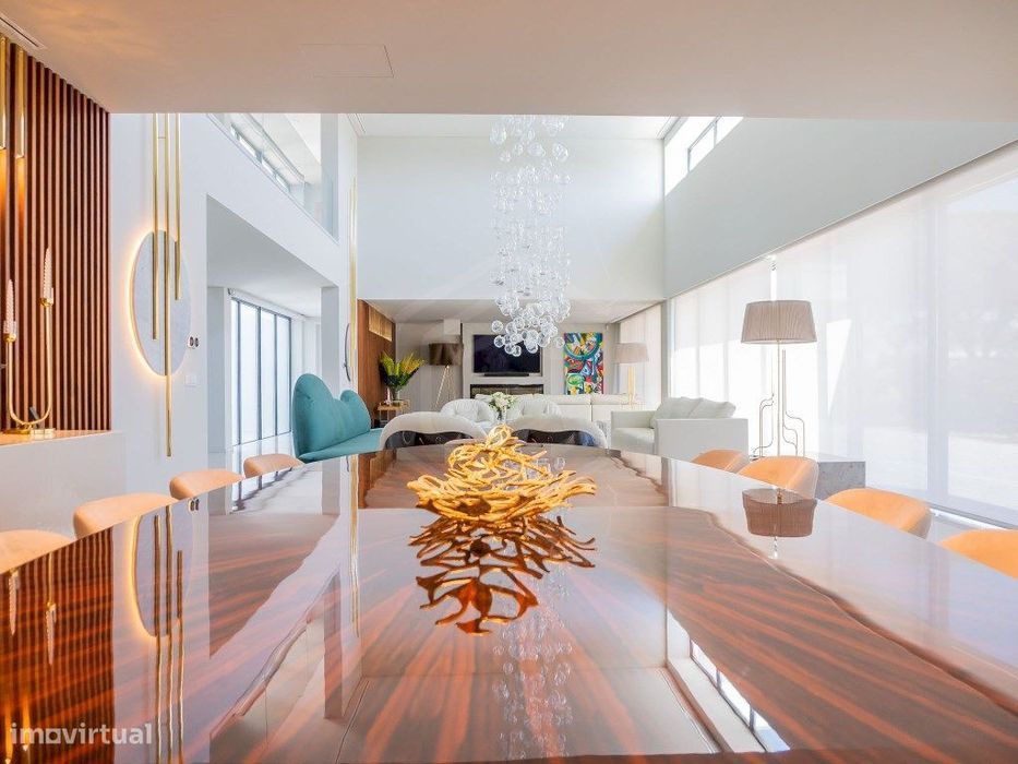 Moradia de estilo contemporâneo e com linhas modernas, Pinhal Velho...
