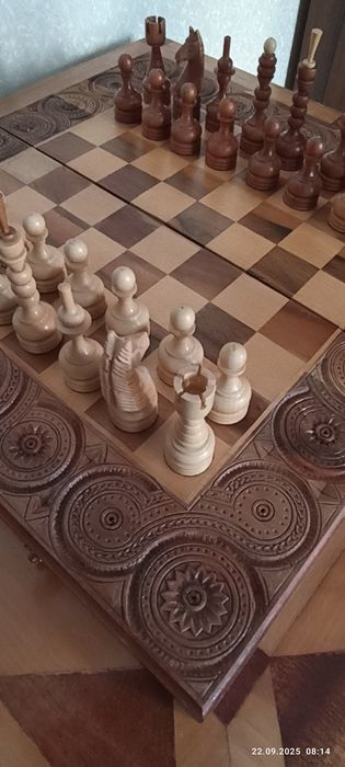 Шахматы(дерево.)