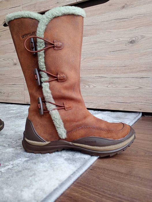 Жіночі зимові чоботи Caterpillar