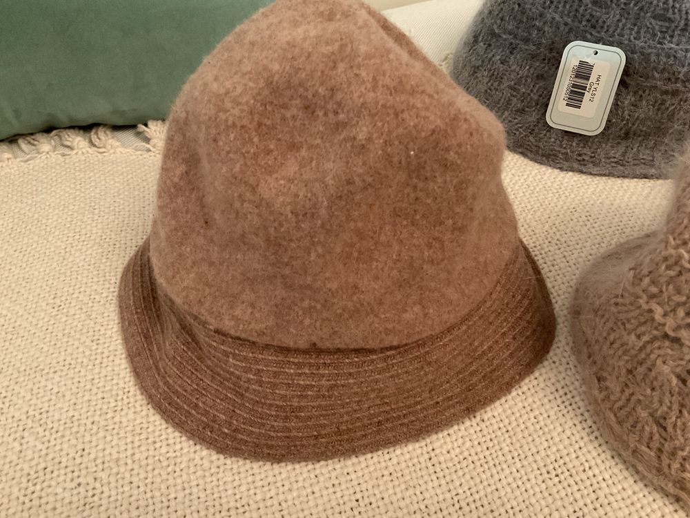 Chapeus em la de inverno