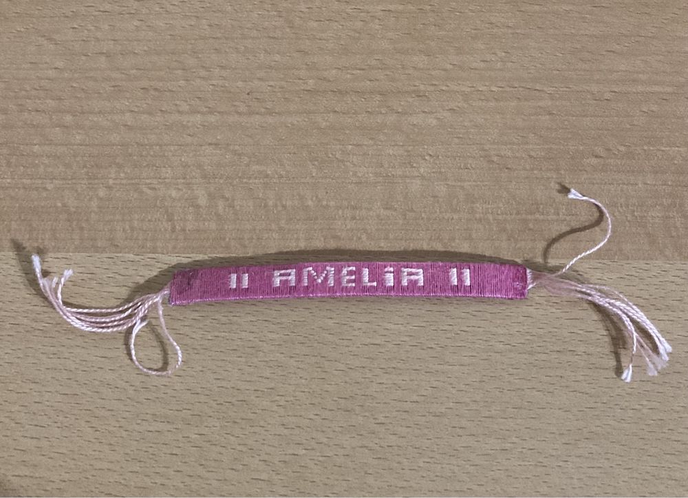 Pulseira de nomes para bebé (Amélia)