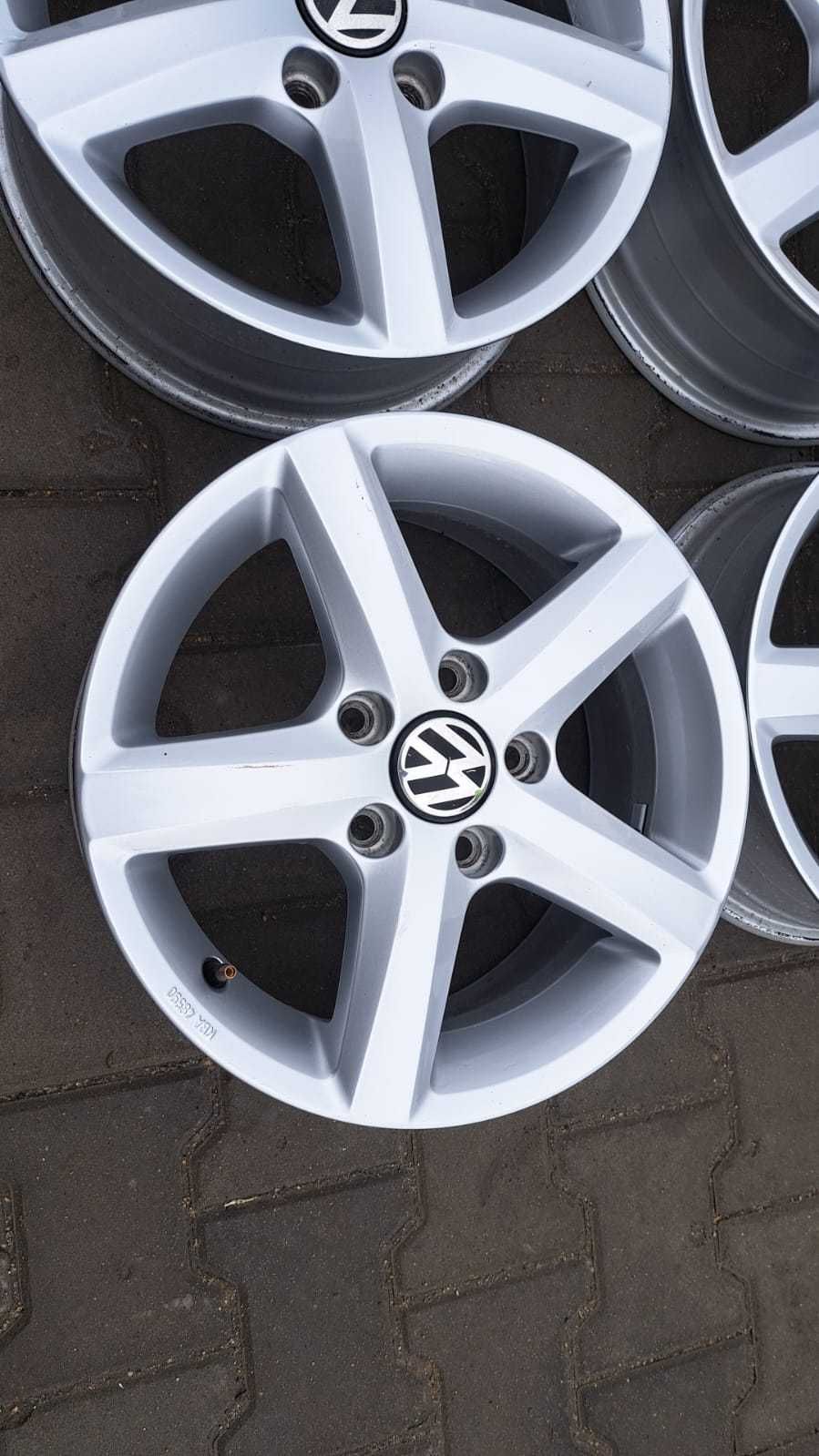 Komplet Felg VW Golf Touran Passat 5x112 R15