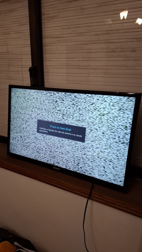 Televisão Samsung 32' UE32EH4003W