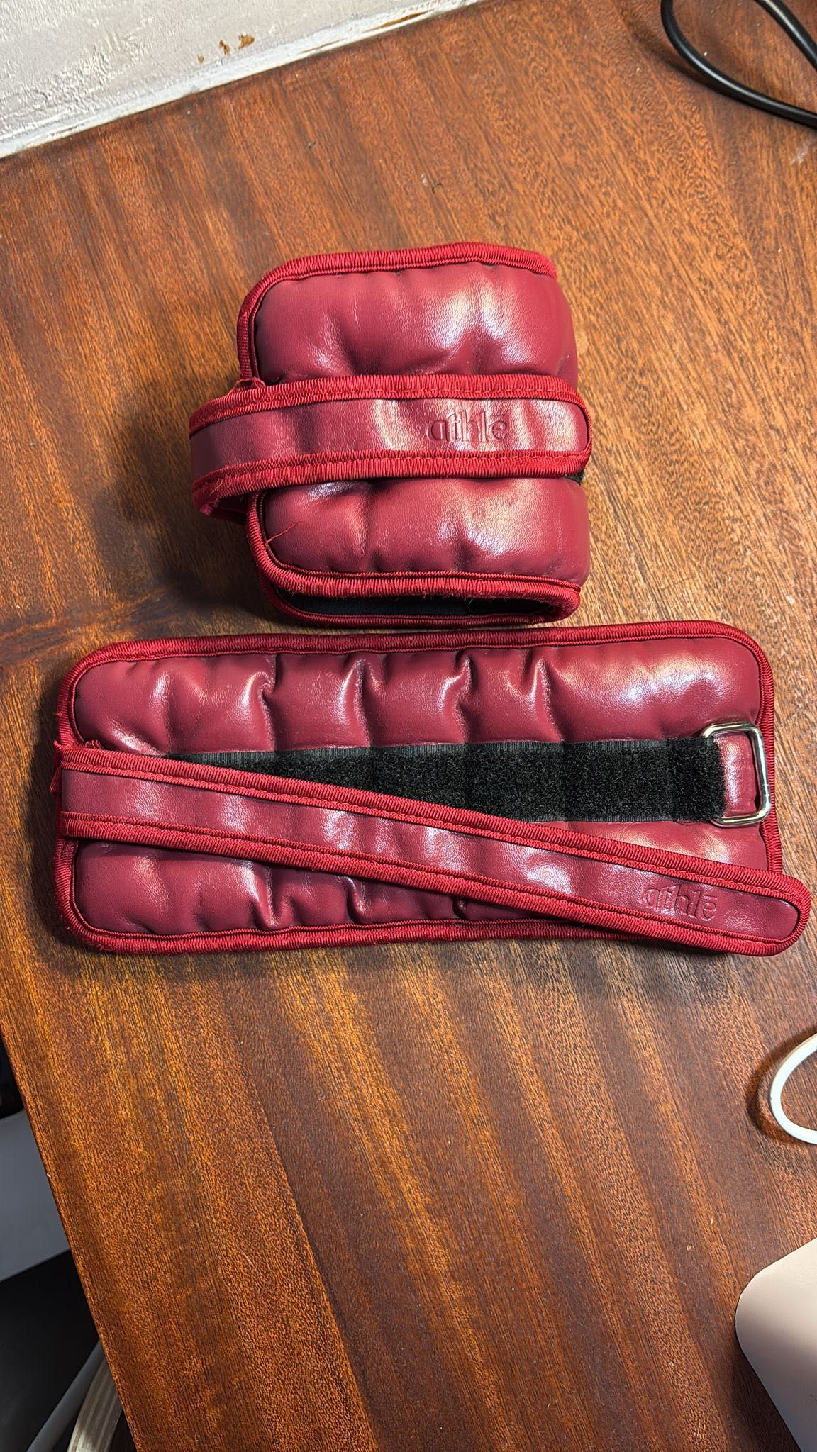 Tornozeleira/Bracelete (ankle/wrist weights) 1kg - marca Maison Athlée