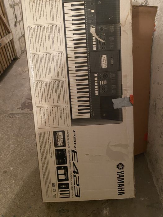 Keyboard Yamaha PSR E423