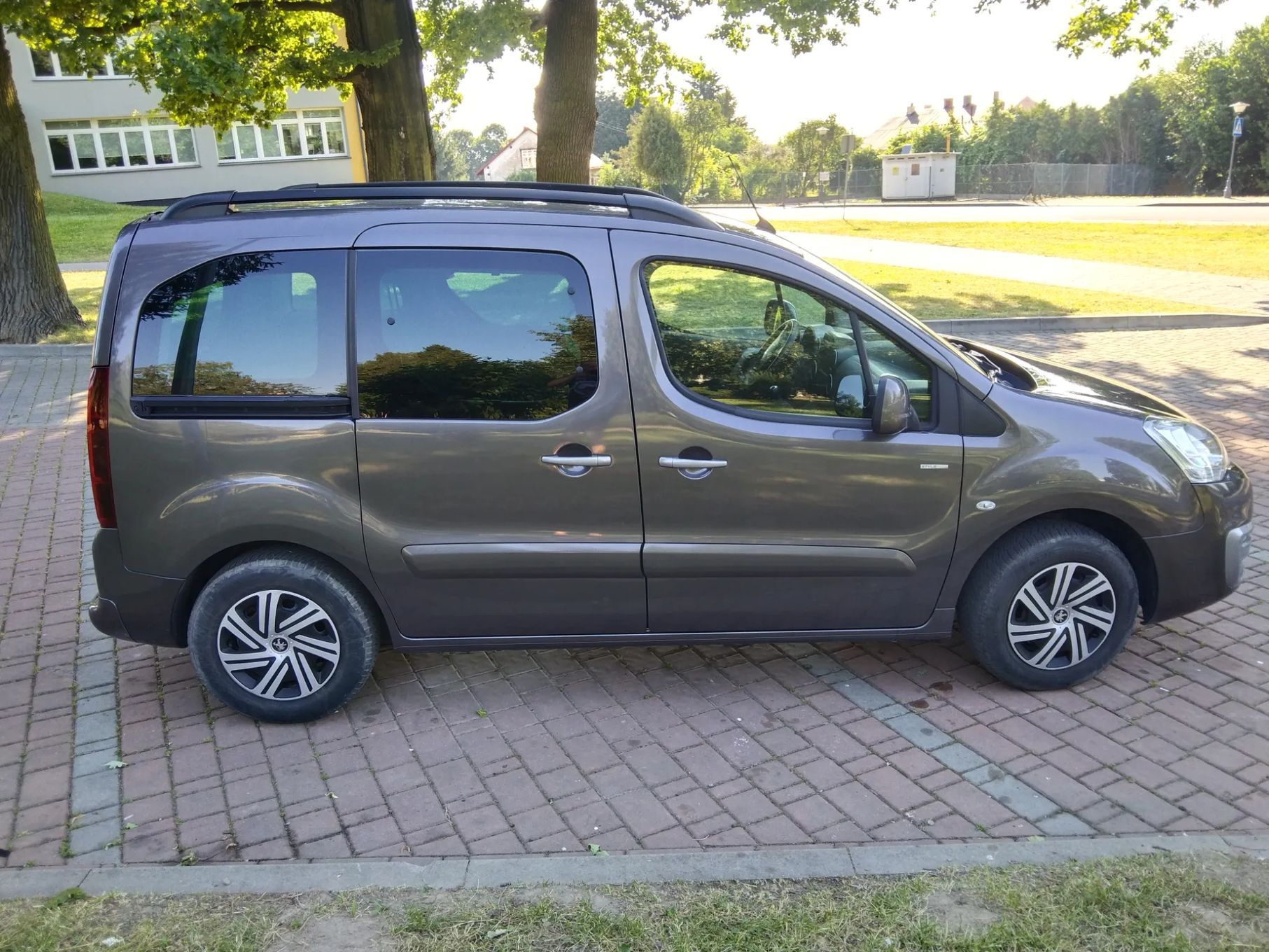 Peugeot Partner Peugeot Partner Tepee STYLE 1.2 benzyna