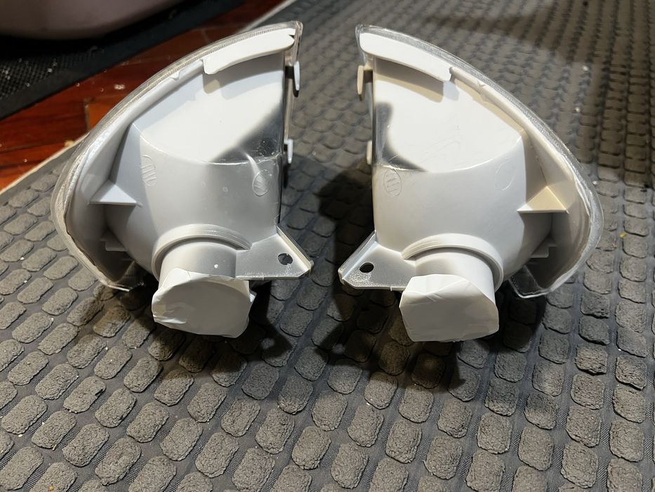 Piscas / Faróis Lateral Ford Escort Mk5