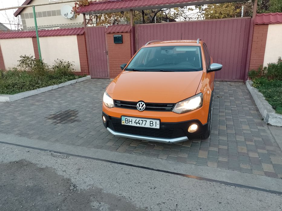 Продам Фольксваген крос поло в хорошем состоянии