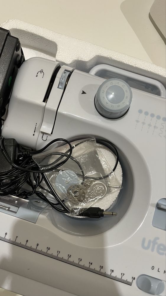 Vendo maquina de coser Ufesa