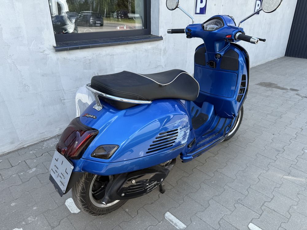 Vespa 300 GTS Super Stan