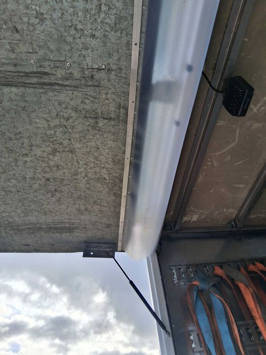 MERCEDES Sprinter 416 CDI com plantaforma elevatoria revista na marca