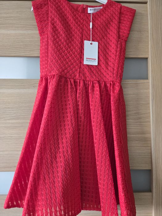 Sukienka rozmiar 128/134