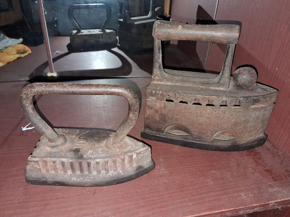 Утюг на углях праска на вугіллі