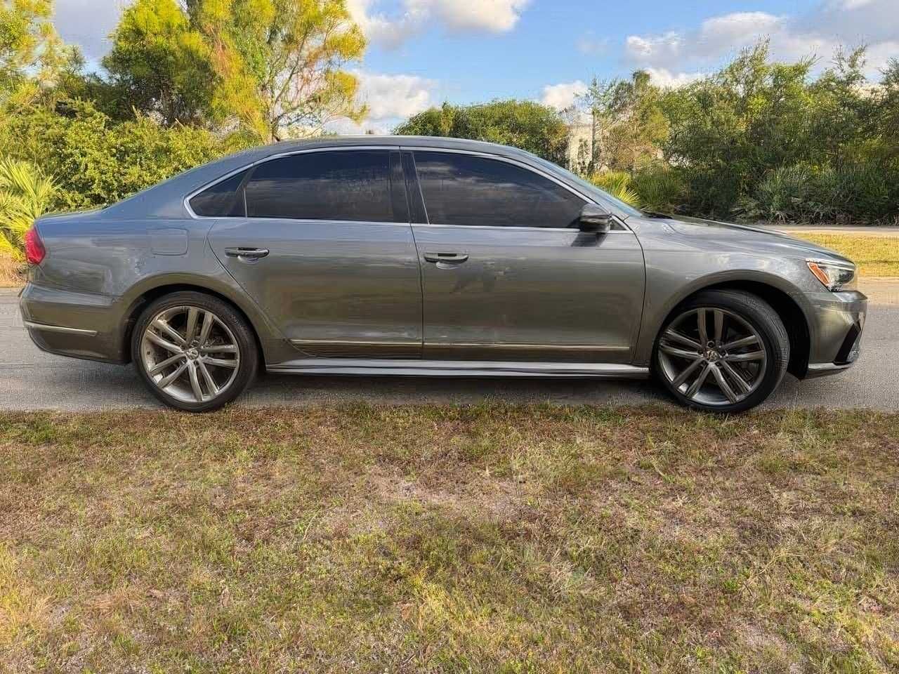 2016 Volkswagen Passat R-Line