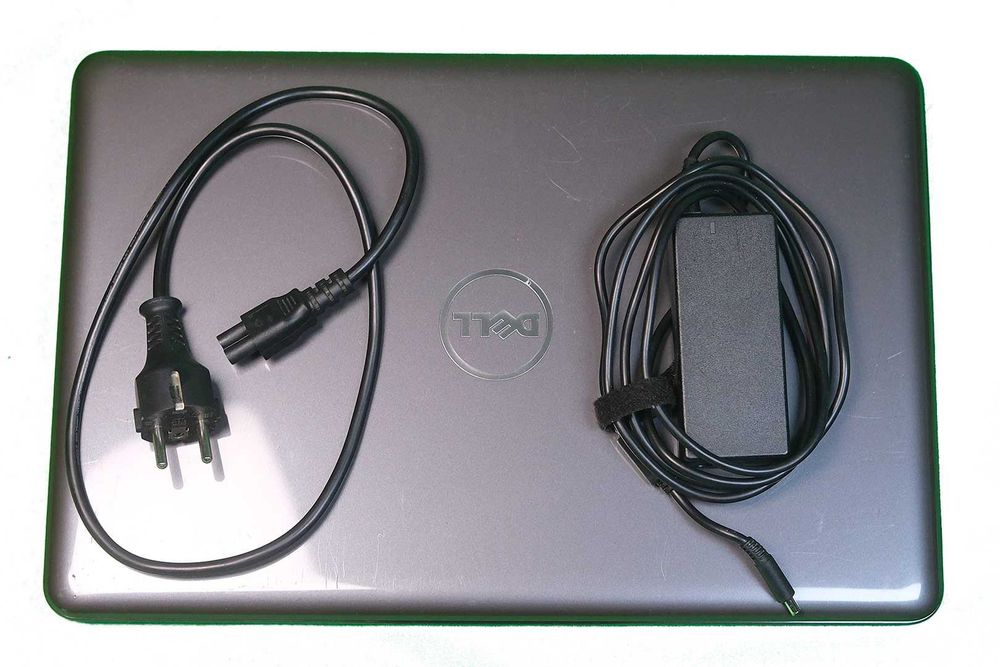 Dell Inspiron 15 z Windows 11 Professional 25H2 - laptop model 5567